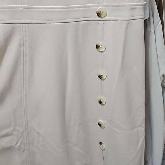 Maggy London Women's Jewel Neck Button Detail Dress - Picture 5 of 8